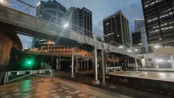 A blurry photo of a train station platform